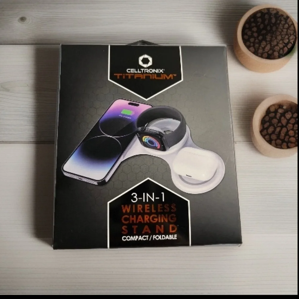 3-IN -1 WIRELESS CHARGING STAND Compact/Foldable Magnetic Snap NWT